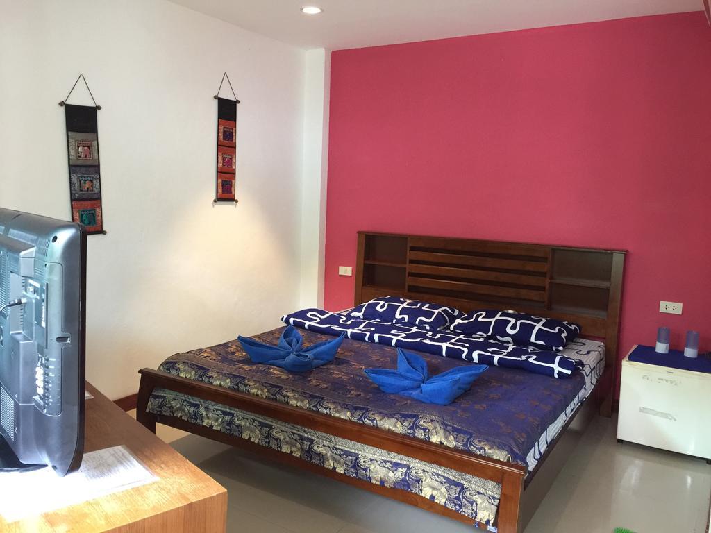 Dreams Guesthouse & Hostel Patong Exterior foto