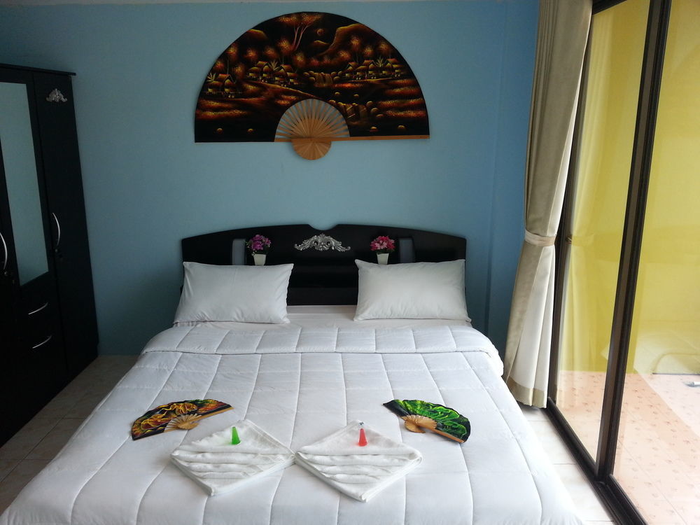 Dreams Guesthouse & Hostel Patong Exterior foto
