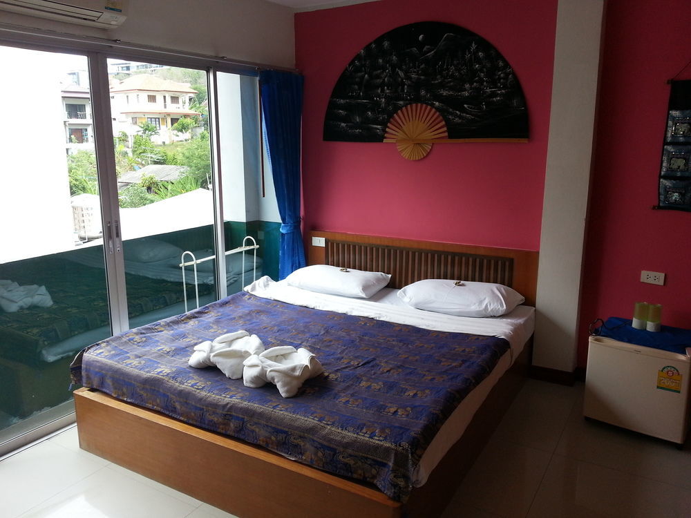 Dreams Guesthouse & Hostel Patong Exterior foto