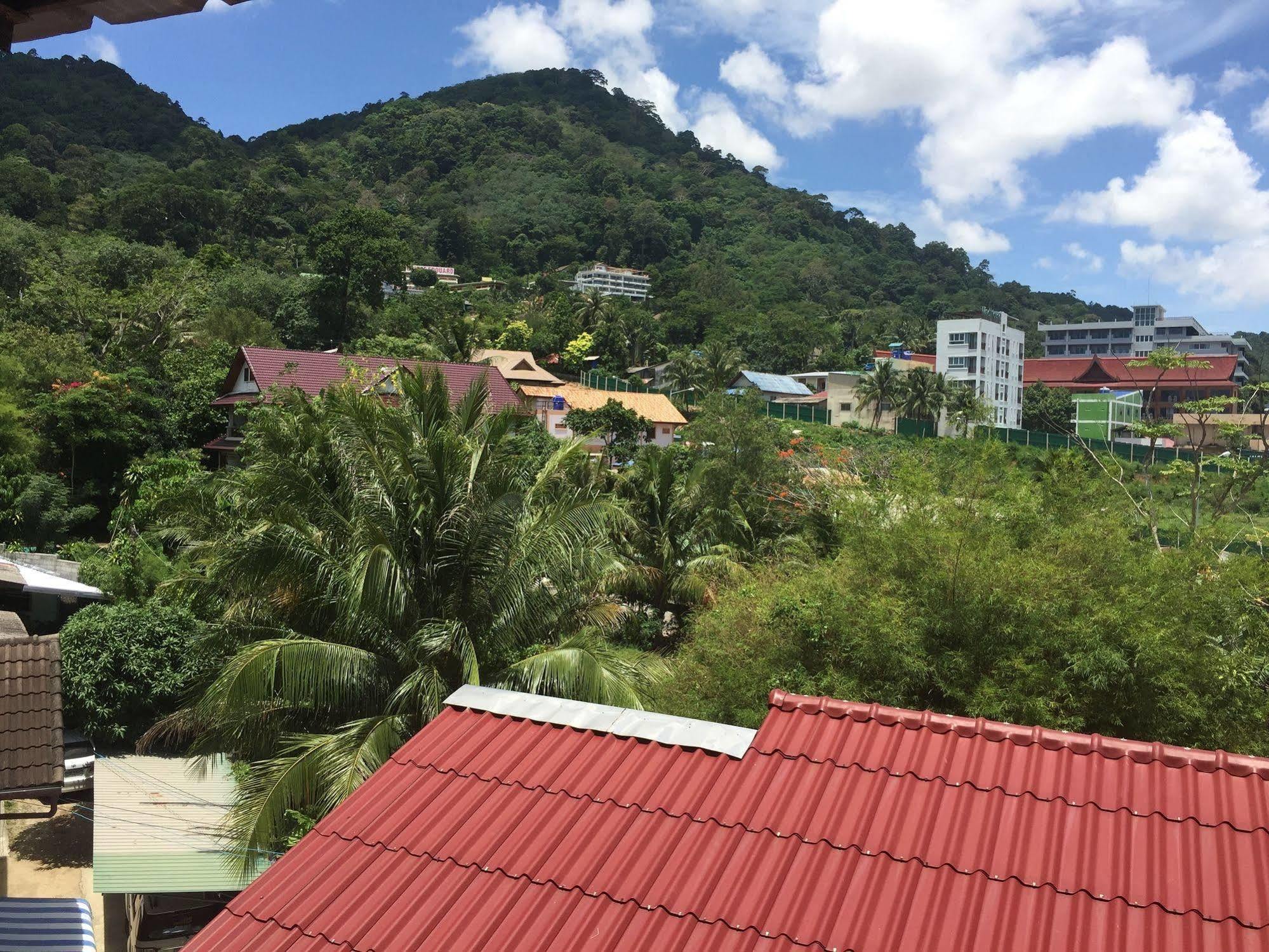 Dreams Guesthouse & Hostel Patong Exterior foto