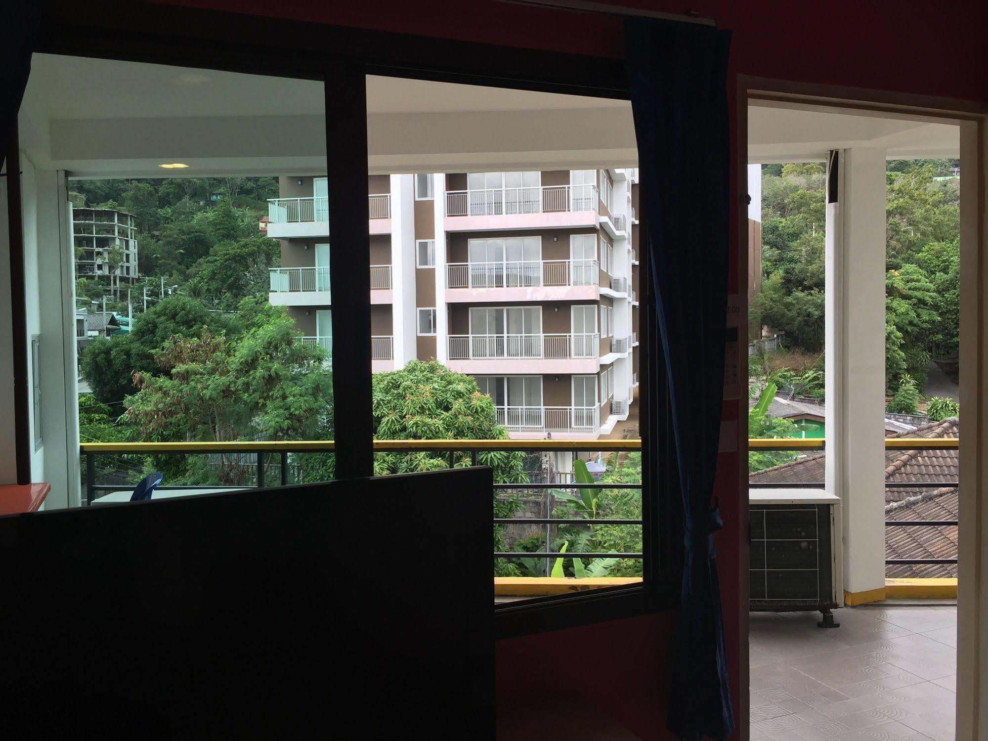Dreams Guesthouse & Hostel Patong Exterior foto